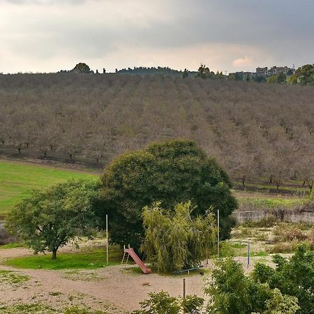 Pearl Of The Valley Hotel Kfar Tavor Bagian luar foto