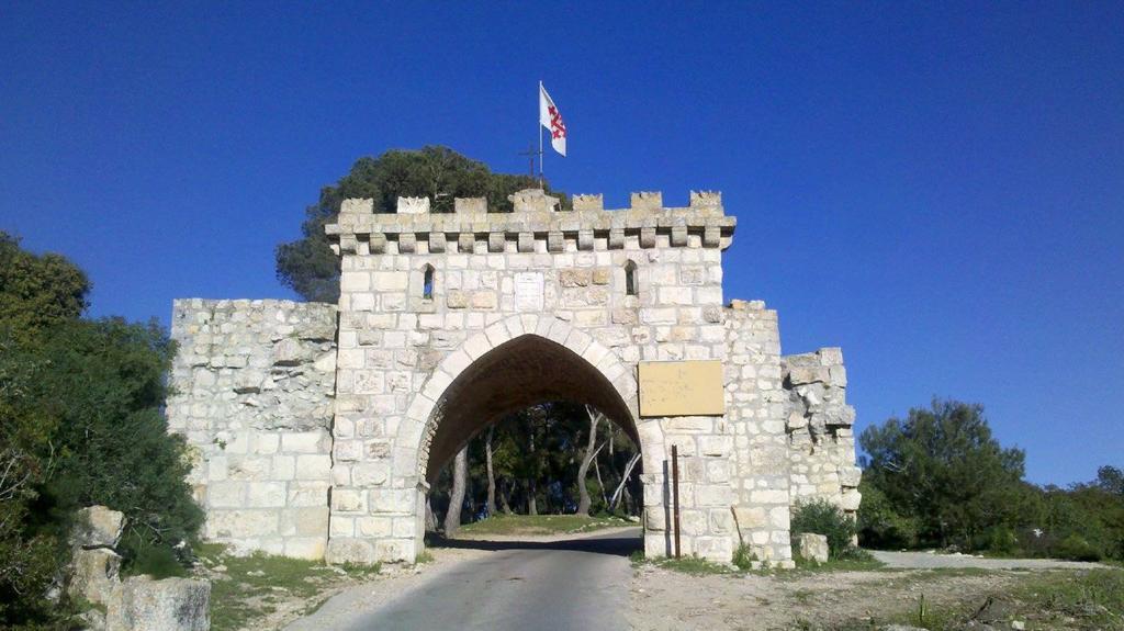 Pearl Of The Valley Hotel Kfar Tavor Bagian luar foto