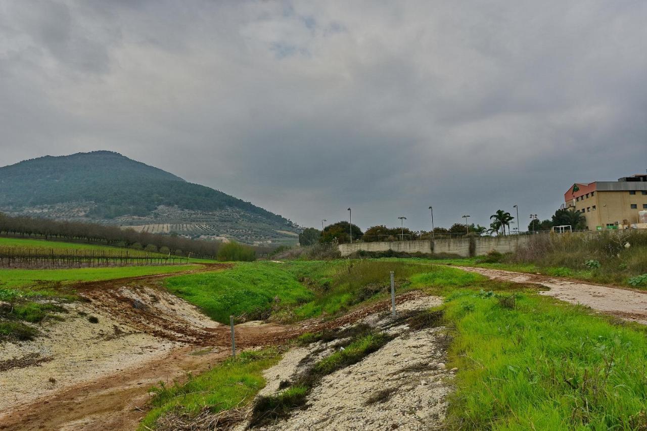 Pearl Of The Valley Hotel Kfar Tavor Bagian luar foto