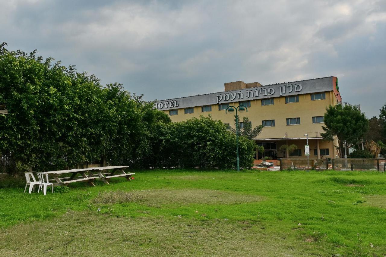 Pearl Of The Valley Hotel Kfar Tavor Bagian luar foto
