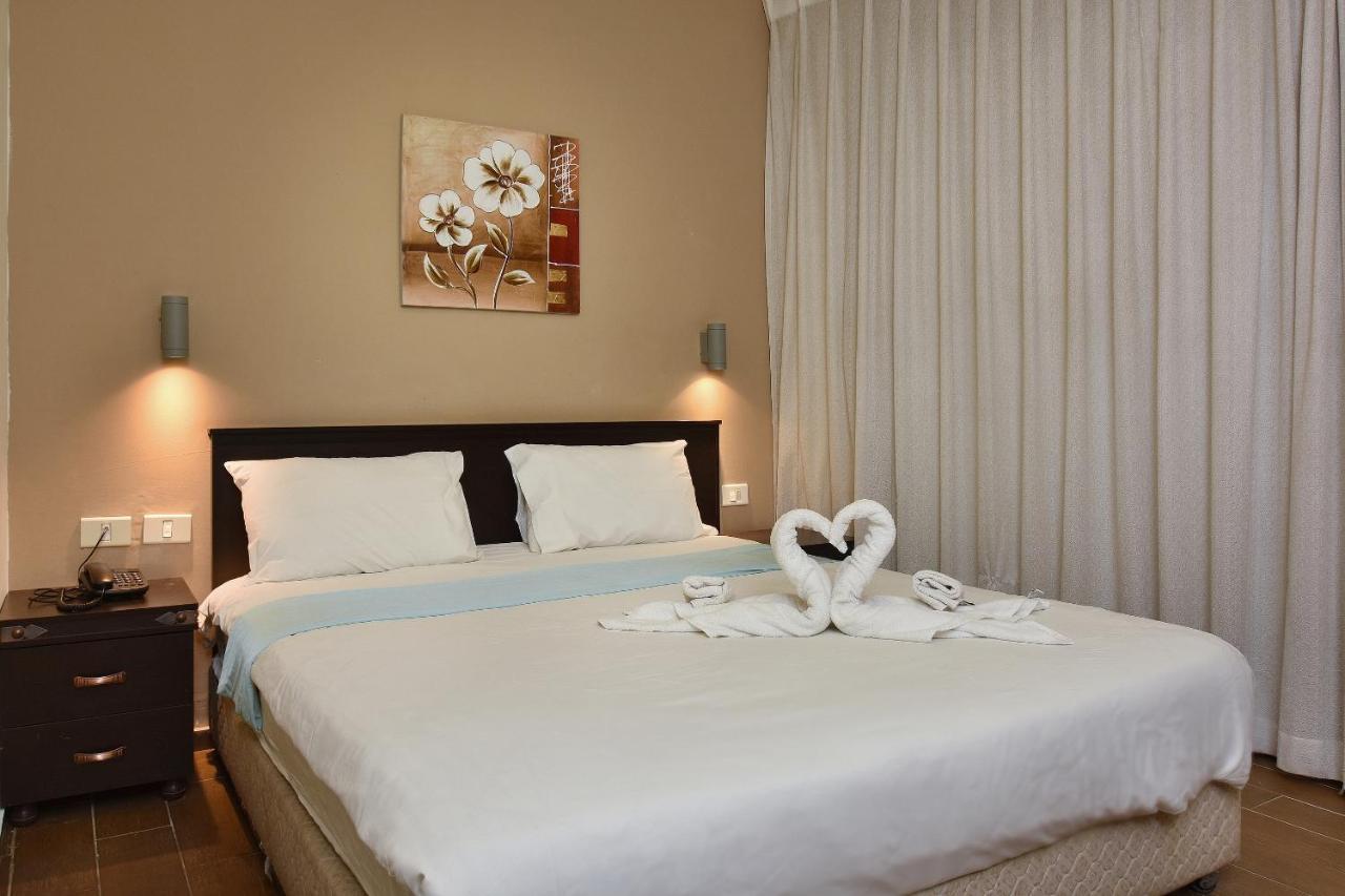 Pearl Of The Valley Hotel Kfar Tavor Bagian luar foto
