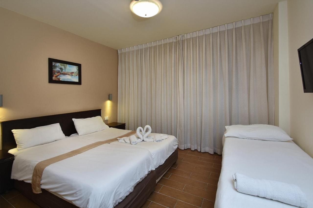 Pearl Of The Valley Hotel Kfar Tavor Bagian luar foto