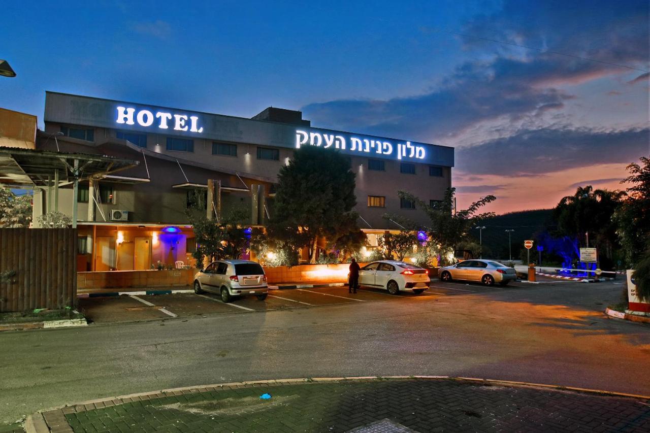 Pearl Of The Valley Hotel Kfar Tavor Bagian luar foto