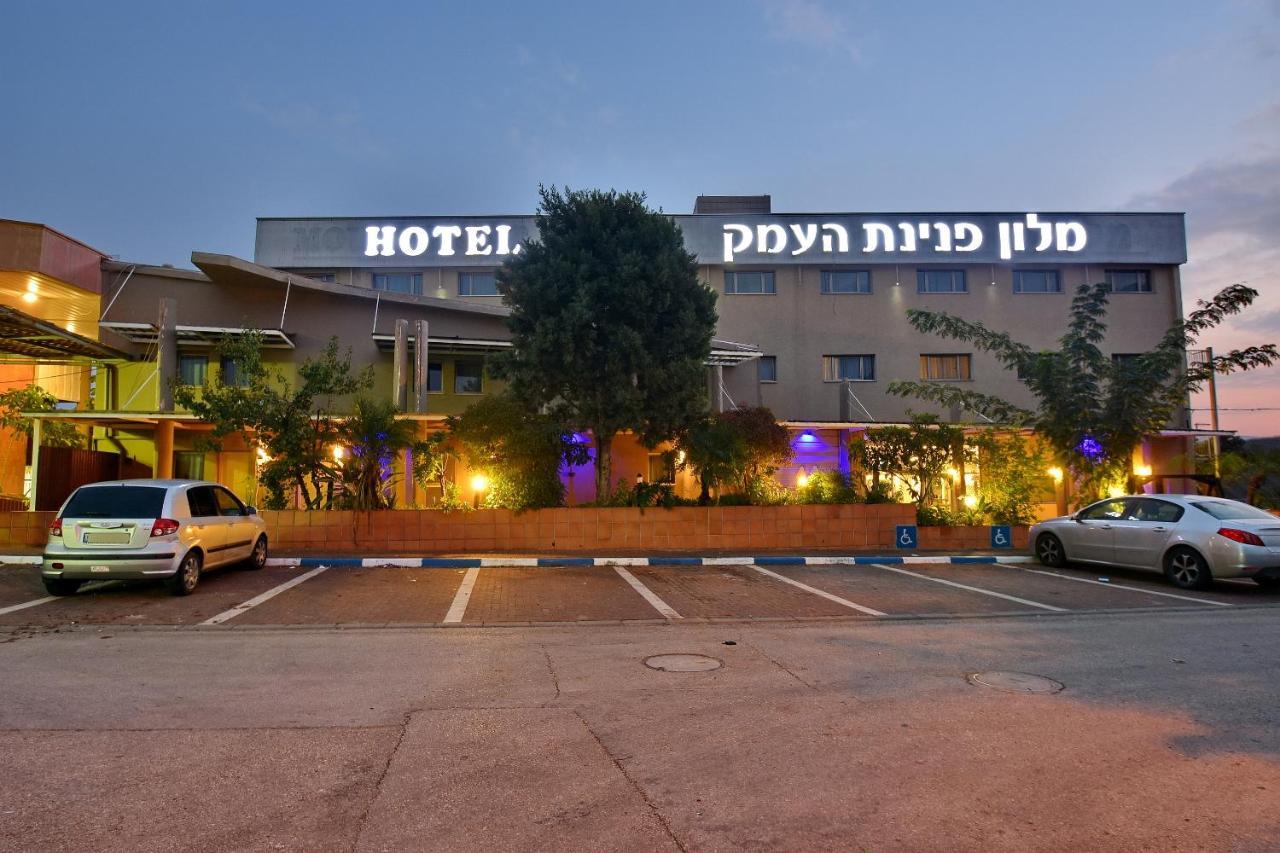 Pearl Of The Valley Hotel Kfar Tavor Bagian luar foto